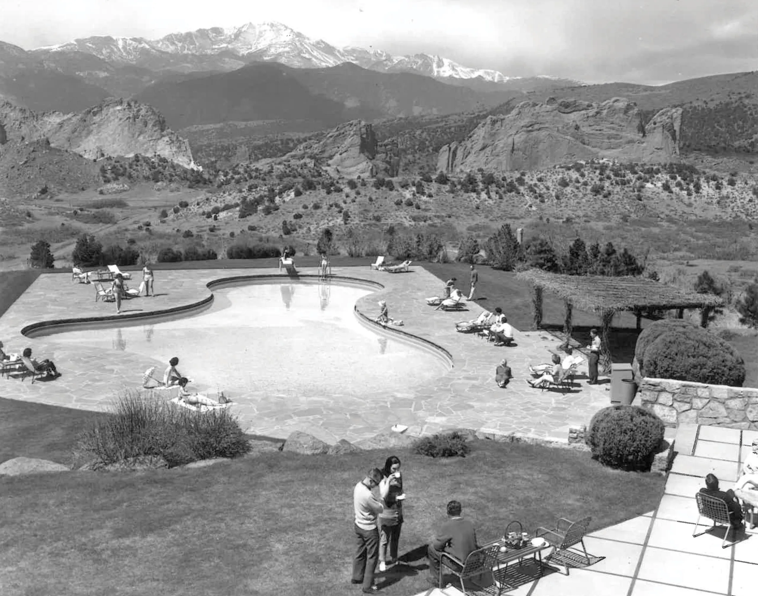 garden of the gods resort dress code Pools