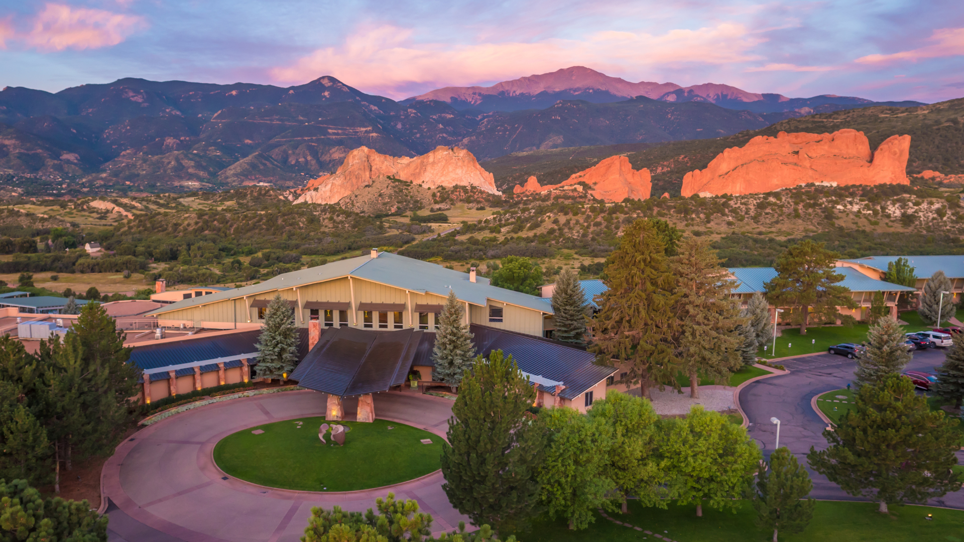 garden of the gods resort dress code FAQs